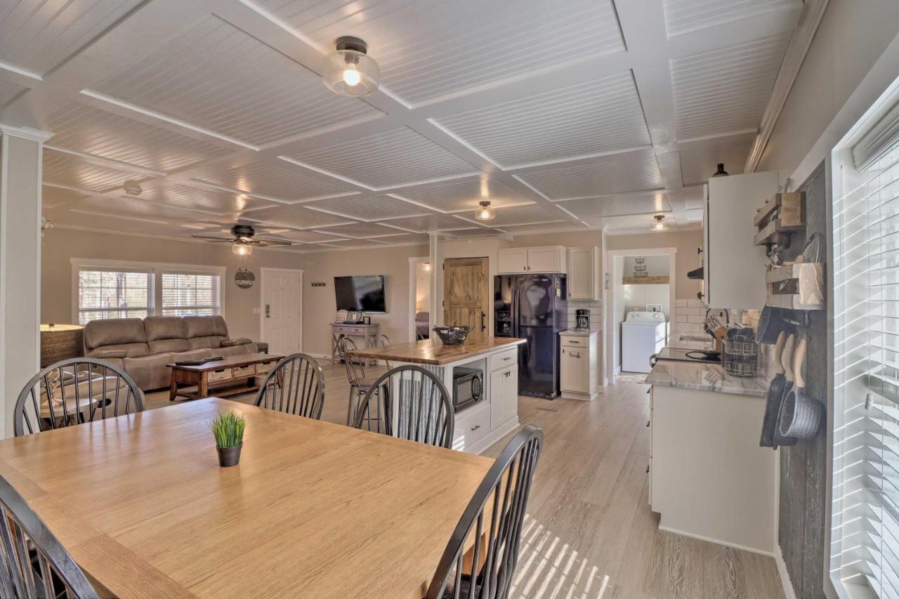 Lakefront Greers Ferry Cabin With Covered Boat Slip! Fairfield Bay Exterior foto